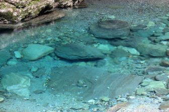 仁淀ブルー水晶渕